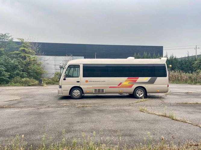 考斯特7座商务车 考斯特7座商务车图片