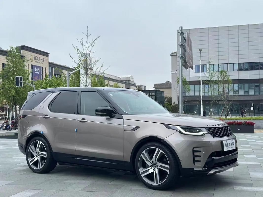 路虎发现五2022款报价(路虎发现5运动版2021款报价及图片)