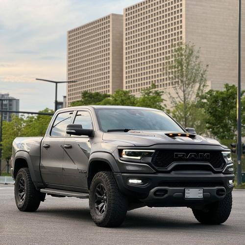 【道奇公羊2022款皮卡价格,道奇公羊1500皮卡2019款报价】