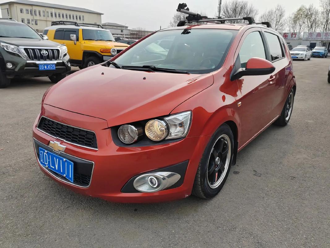 爱唯欧两厢2012款／爱唯欧三厢2011款多少钱