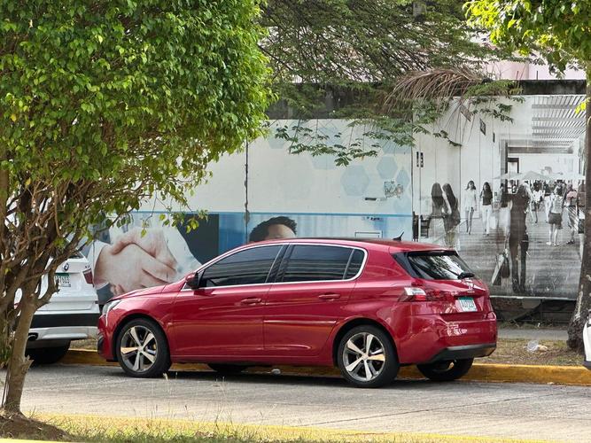 标致两厢 标致两厢车308s