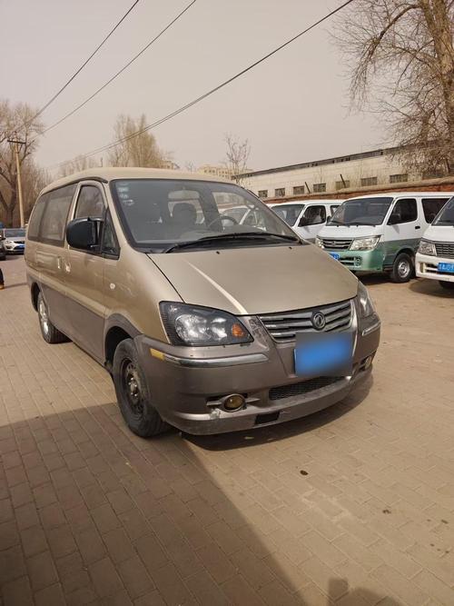 2012款东风风行菱智m3 东风风行菱智m320