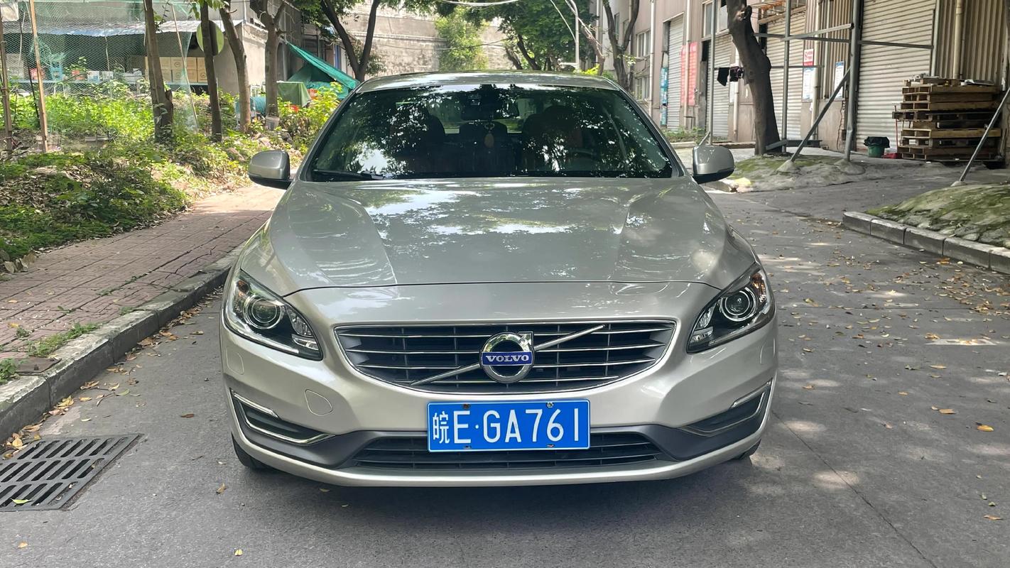 沃尔沃小型轿车 沃尔沃小型轿车多少钱