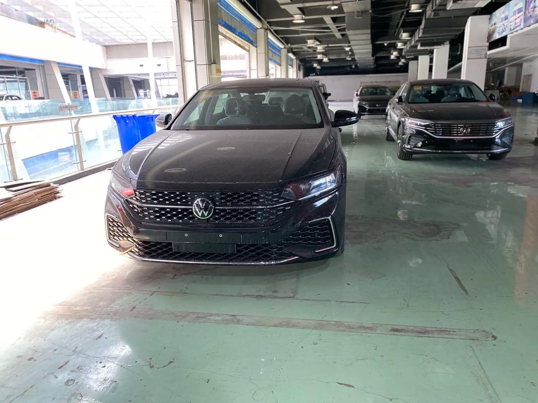 帕萨特330裸车落地价,帕萨特330优惠多少