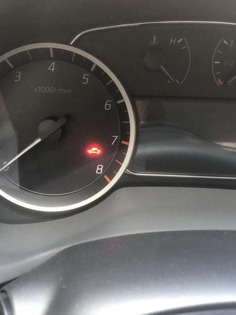 日产轩逸经典豪华版／日产轩逸经典豪华版拔出钥匙仪表盘不亮