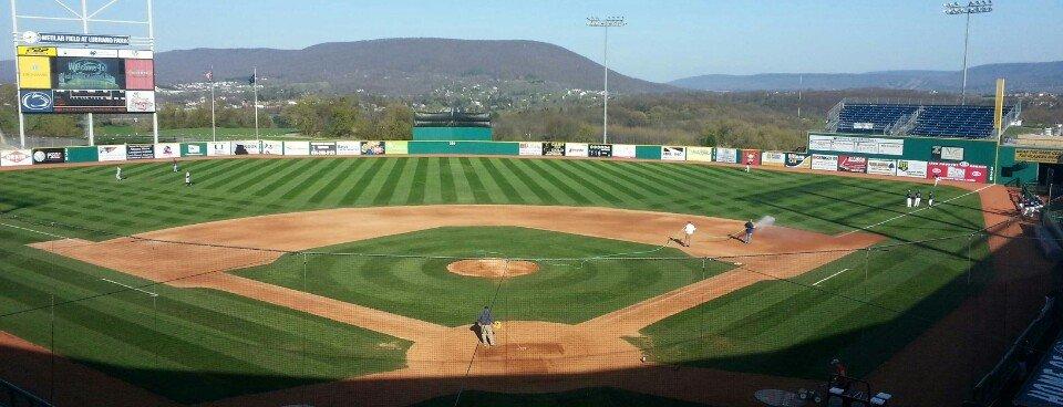 【baseball,baseball field】
