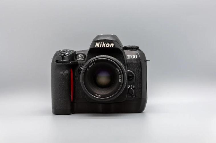 尼康d600和d700哪个好,尼康d700和d5600哪个好