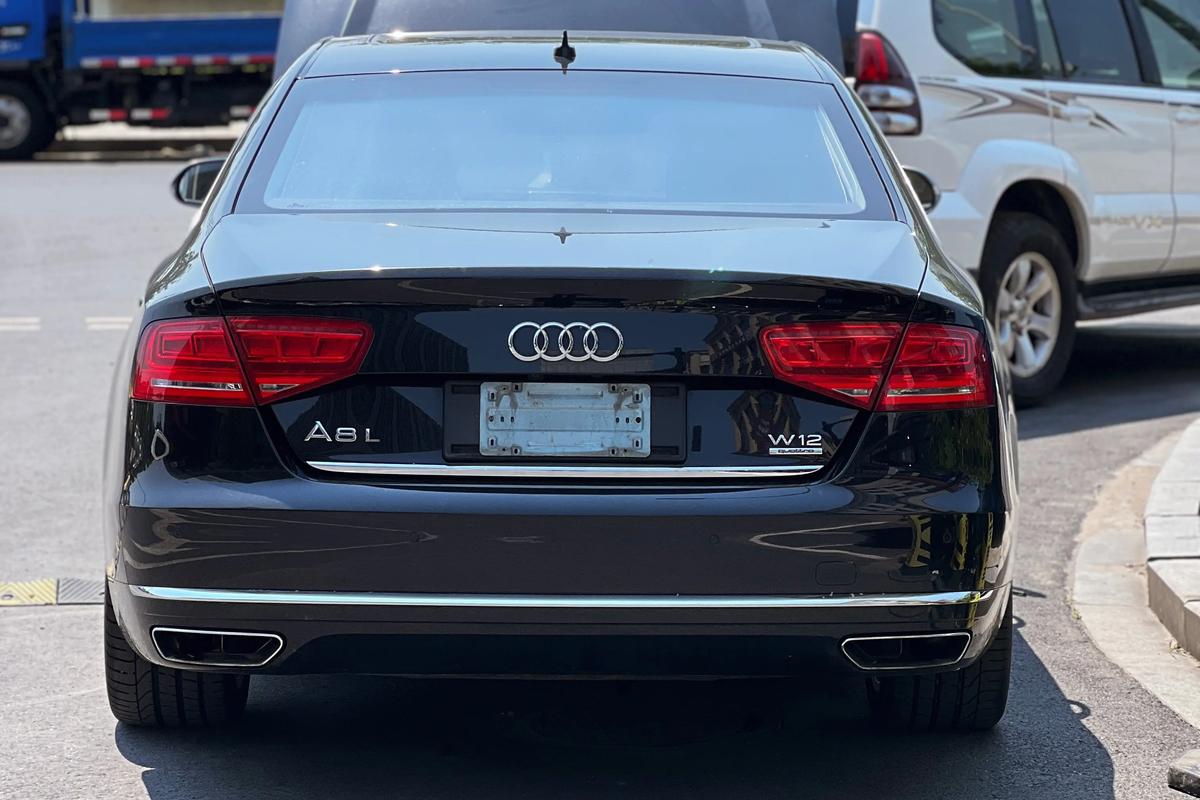 奥迪s8和奥迪a8l哪个好 奥迪s8与奥迪a8w12