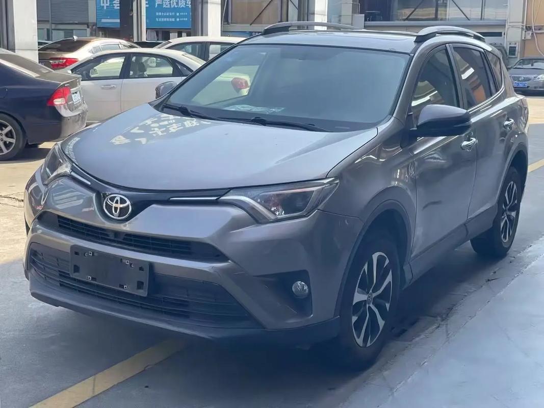 2018年丰田荣放二手车多少钱,18年丰田荣放20卖多少