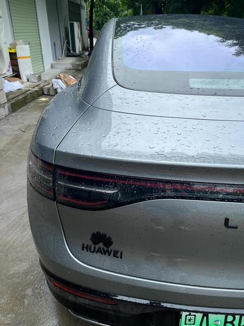 【丫是什么牌子的车,车标志像个丫】